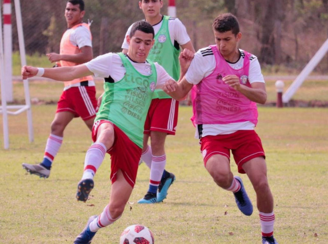 Fútbol táctico en el 1er. entrenamiento sabatino