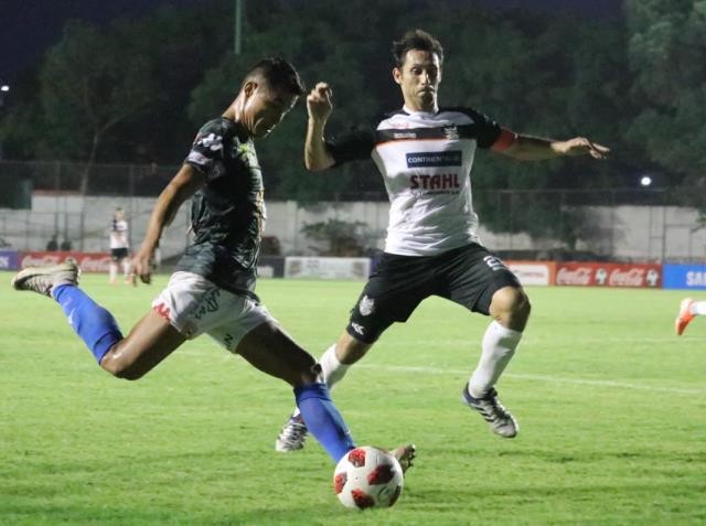 Las Águilas igualaron sobre el final