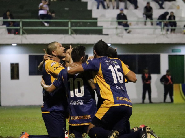 El Clásico de Trinidad tuvo dueño
