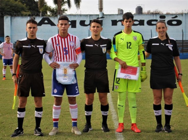 La Albirrojita lo da vuelta y derrota a Uruguay