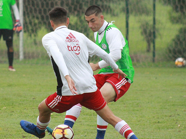 A puro fútbol el entrenamiento sabatino de la Albirroja Sub 17
