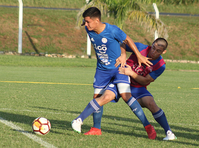 Tarde de fútbol en espacios reducidos