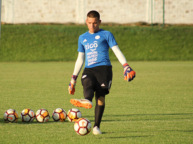 La Albirrojita Sub 17 trabaja intensamente en la posesión del balón