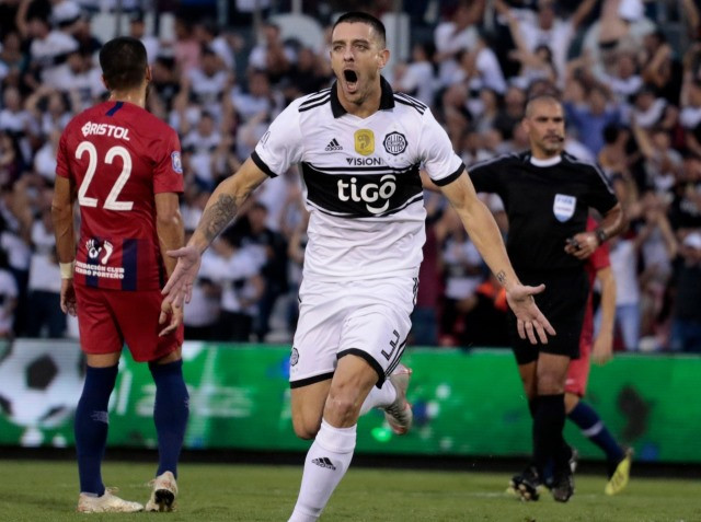 Olimpia se impone a Cerro Porteño, y se adueña del Superclásico