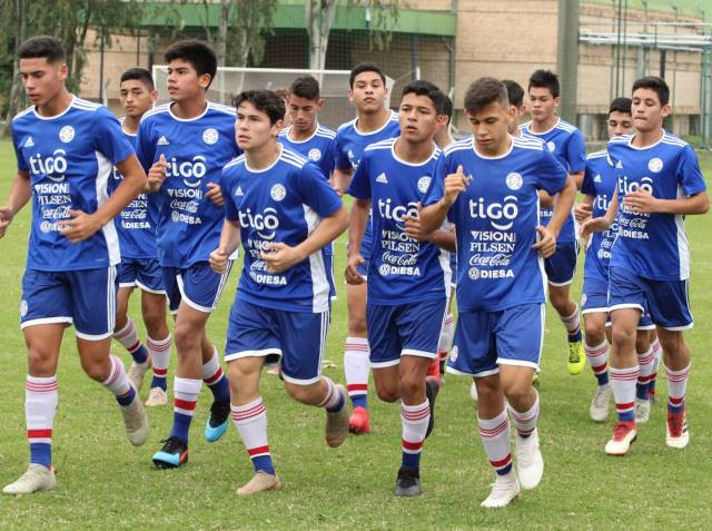 La Albirroja Sub 15 cerró aprestos para el primer juego ante Perú