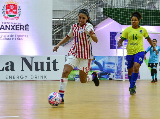 Paraguay cae en el debut