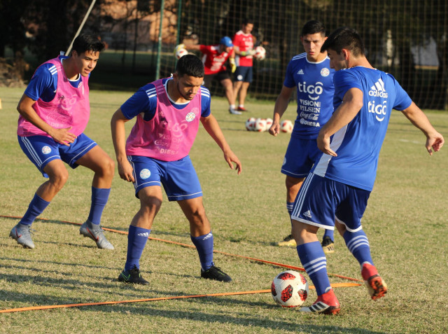 Albirroja Sub 17: segundo turno a puro movimiento con balones