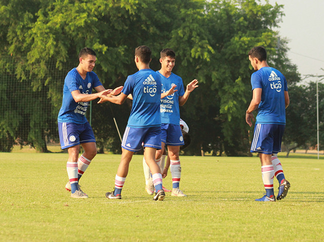 La Albirrojita se impone en juego de preparación
