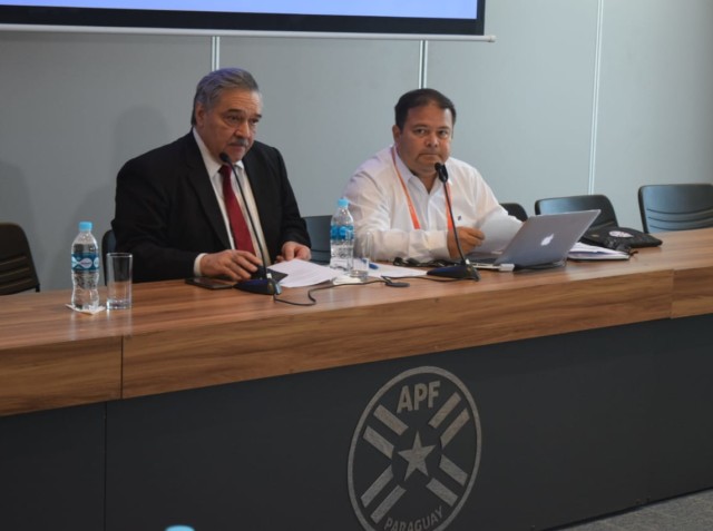 Con las fechas 19 y 20 en la agenda