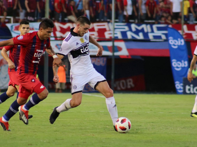 Sobre el final, el clásico entre Olimpia y Cerro quedó igualado