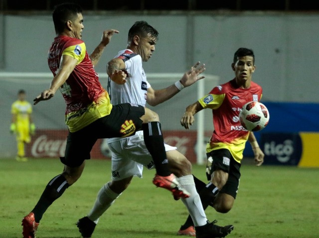 Nacional y Santaní igualan en la Visera