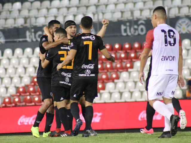 Cuatro al hilo de Olimpia