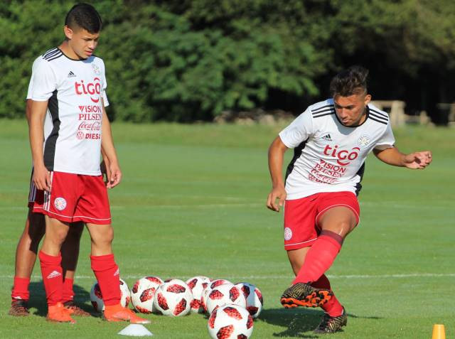 Albirroja Sub 16 realiza primer entrenamiento, con vistas al Cuadrangular Internacional UEFA SUB 16 - 2019