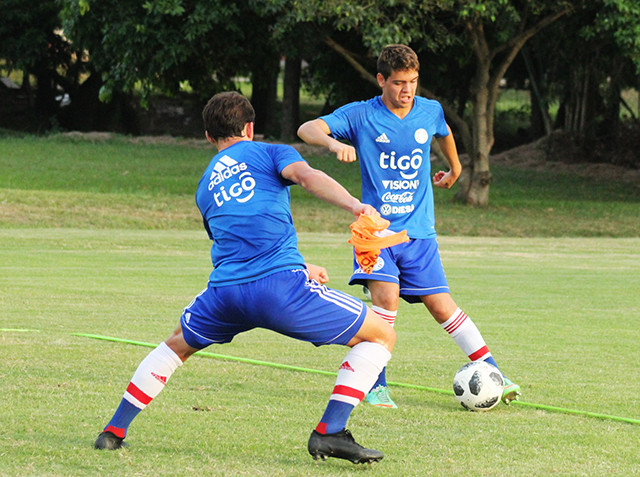La Albirroja Sub 17 trabaja en la presión e intensidad
