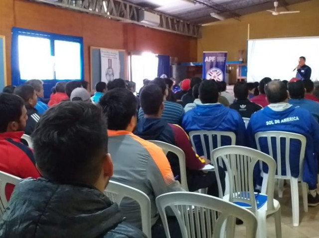 Gran jornada de capacitación para Entrenadores de Fútbol Base