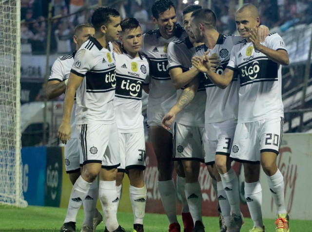 Olimpia continúa puntero e invicto