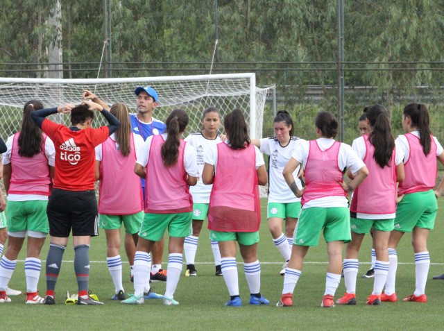 Femenina Absoluta, con  25 convocadas para los entrenamientos