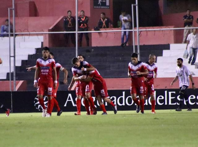 Nacional derrotó a Libertad en el cierre de la fecha 19