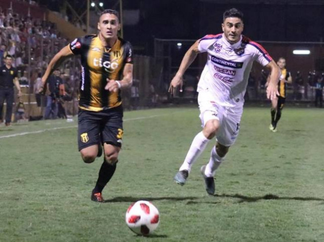 En partido intenso igualan Guaraní y Nacional