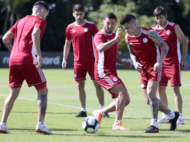 Último entrenamiento en Belo Horizonte y viaje a Salvador Bahía