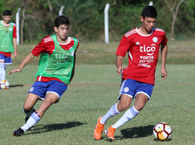 La Albirroja Sub 15 activa sin descanso