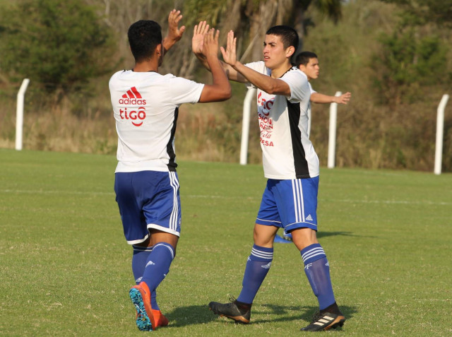 Los albirrojos juveniles fueron más que el Sol