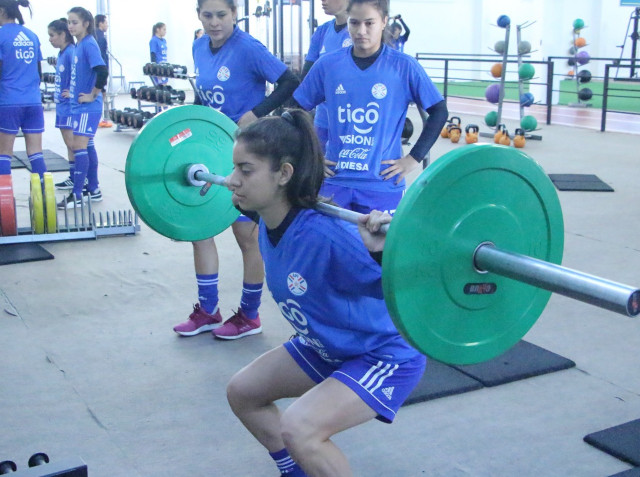 Intensa mañana para las Albirrojas