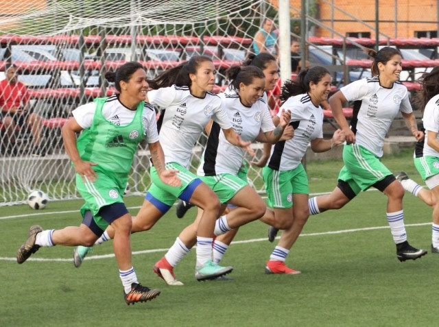 30 convocadas reanundan las tareas con la Albirroja Absoluta Femenina