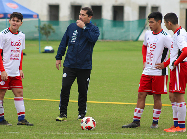 Albirroja Sub 15, lista para el viaje