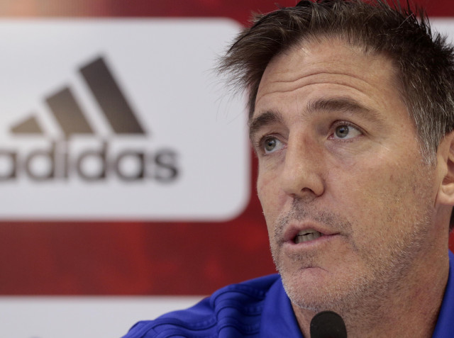 D.T. Eduardo Berizzo: “Encontrar una línea de juego para jugar de la misma manera contra cualquiera”