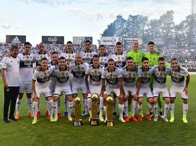 Invicto y festejando