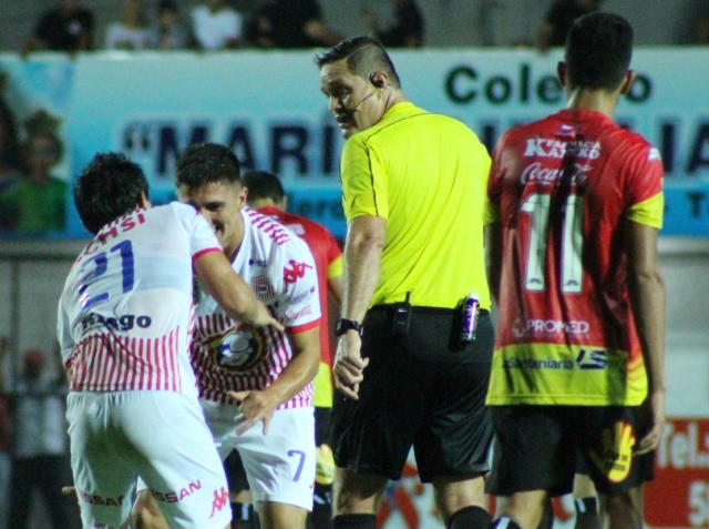 San Lorenzo se suma a la cima