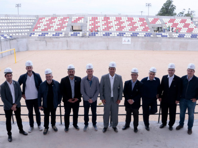 Representantes de FIFA recorren el futuro estadio de Fútbol Playa