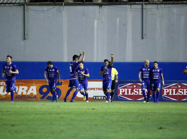 Sol de América superó a Nacional en las postrimerías del juego