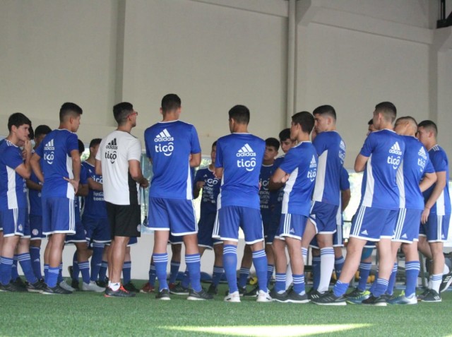 Se alista para el duelo ante Colombia