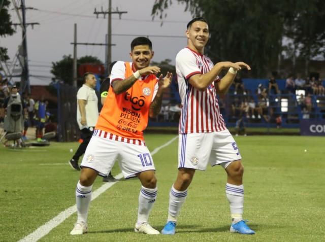 La Albirroja Sub 23 sale airosa en primer test ante Colombia