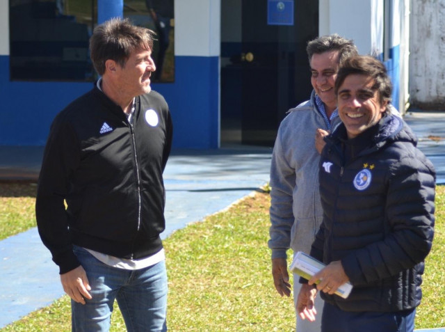 Sol de América, club visitado hoy por el cuerpo técnico de la Albirroja