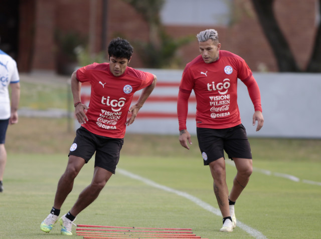 Raúl Bobadilla y Robert Rojas se sumaron al plantel albirrojo
