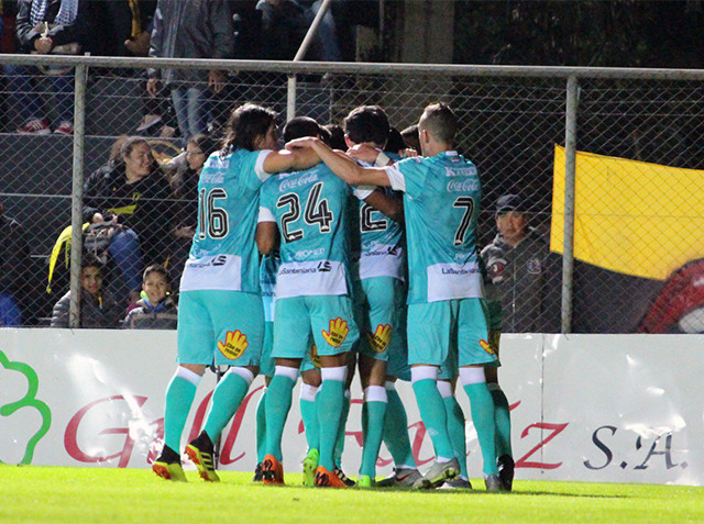 Deportivo Santaní triunfa y continúa en la Copa de Todos