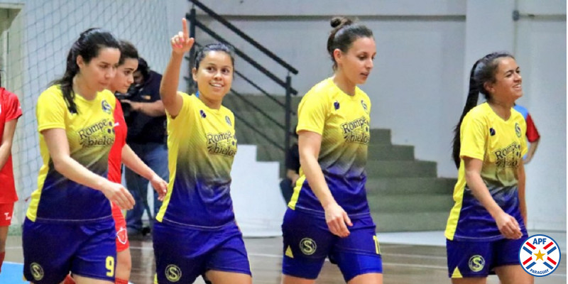 Colonial  va por el tri en Femenino