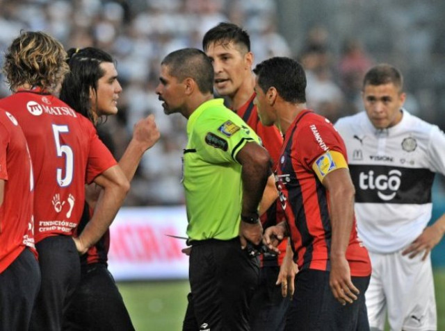Quinto clásico de Aquino como árbitro principal