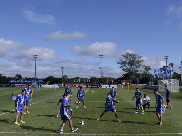 Refuerzo táctico y fútbol en domingo de trabajo albirrojo