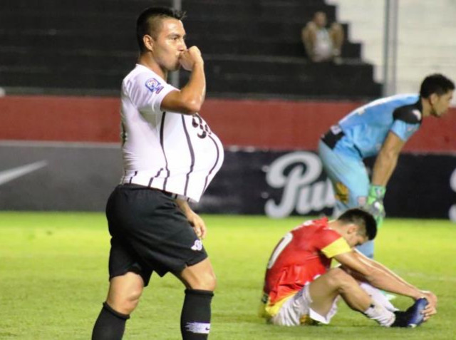 Libertad golea a Deportivo Santaní