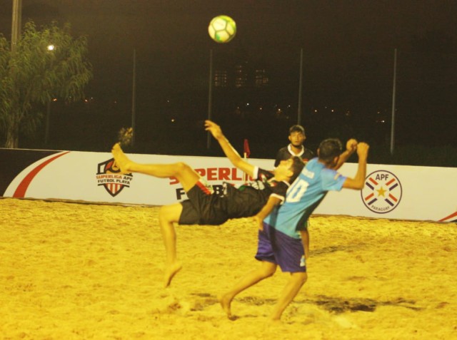 Lluvia de goles en la Superliga de Fútbol Playa