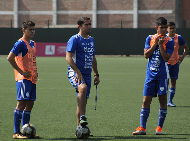 La Selección Paraguaya Sub 17, presta para medir a Argentina