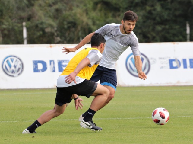 Los futbolistas albirrojos trabajan sin pausa en Ypané