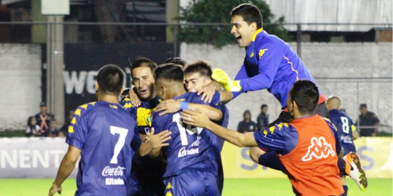 Tres juegos en el marco de octavos